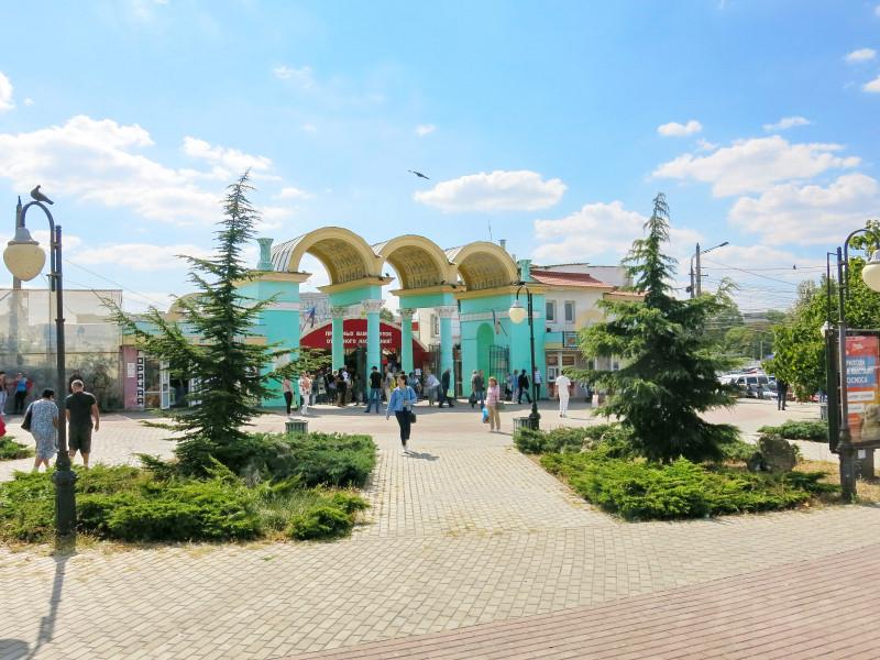 Как сезонность влияет на аренду загородного жилья